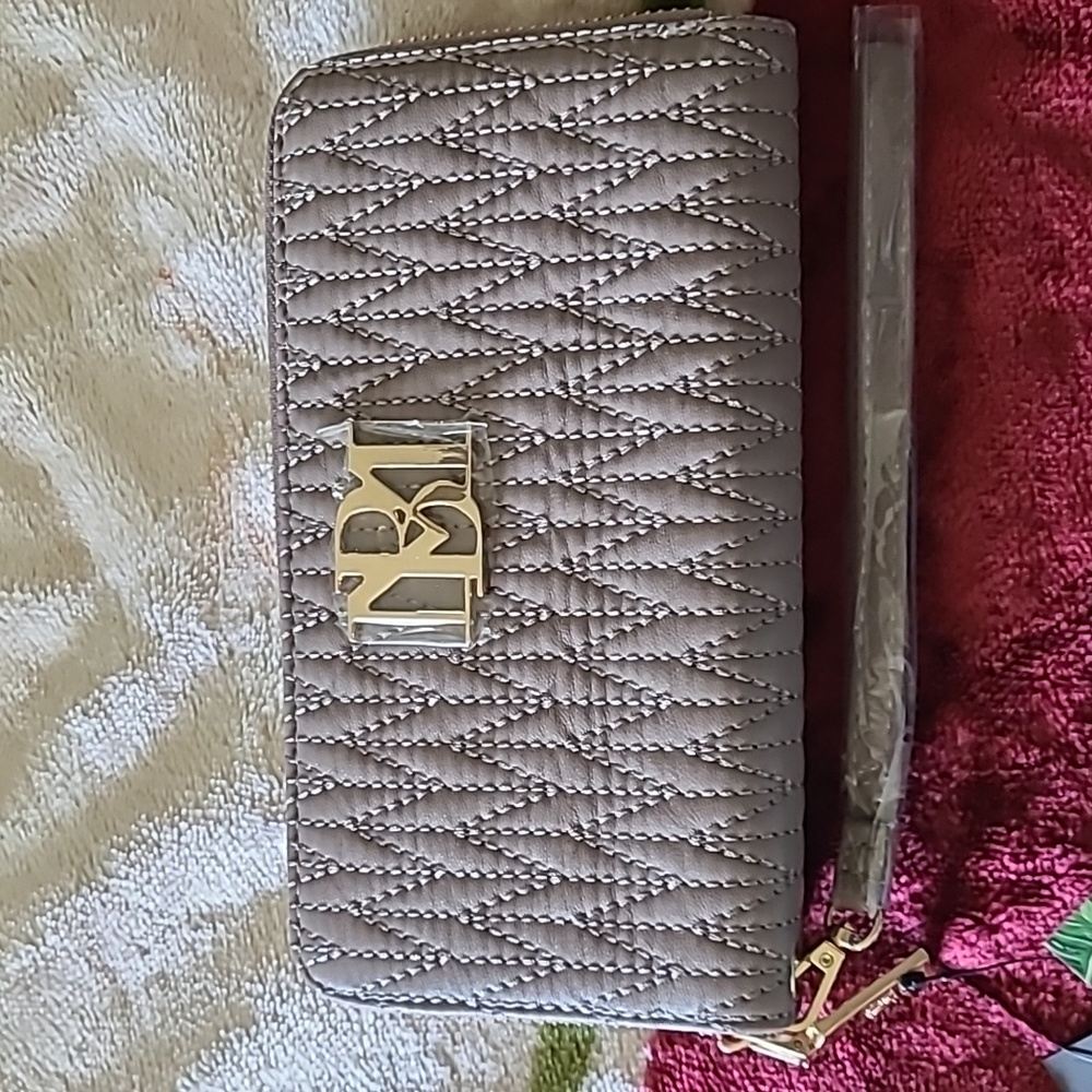 Badgley Mischka vegan leather wallet nwt